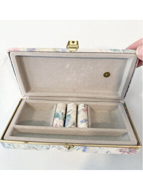 Vintage Floral Tapestry Jewelry Box Gold Tone Trim Ring Storage Cottagecore